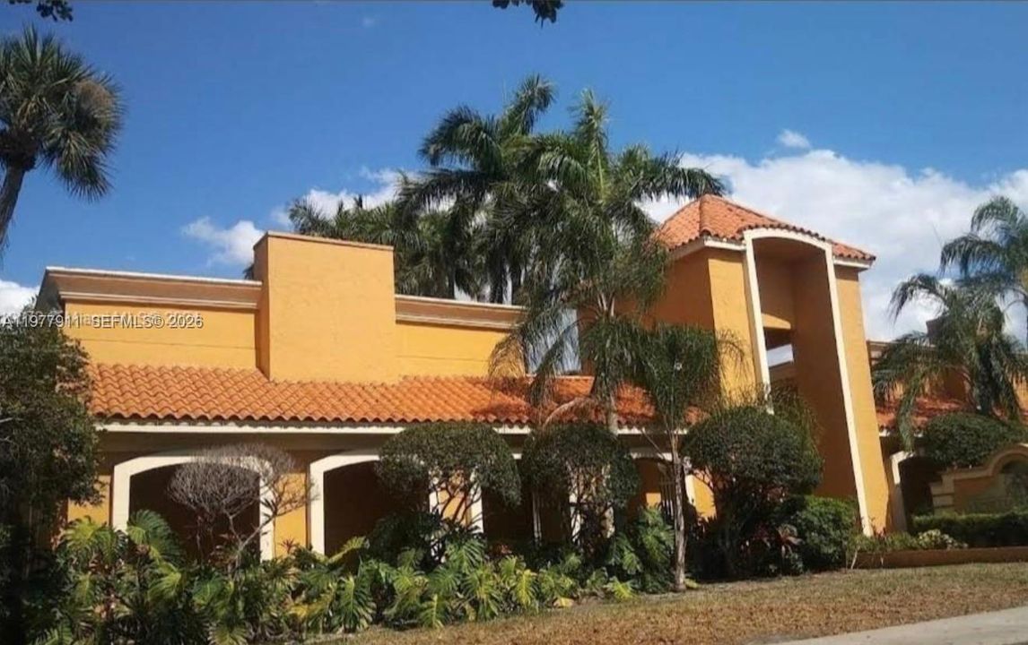 На продажу: $220,000 (1 спален, 1 ванн, 883 Квадратных фут)