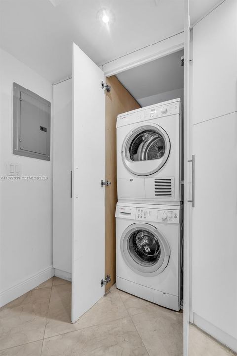 待售: $1,350,000 (2 贝兹, 2 浴室, 1409 平方英尺)