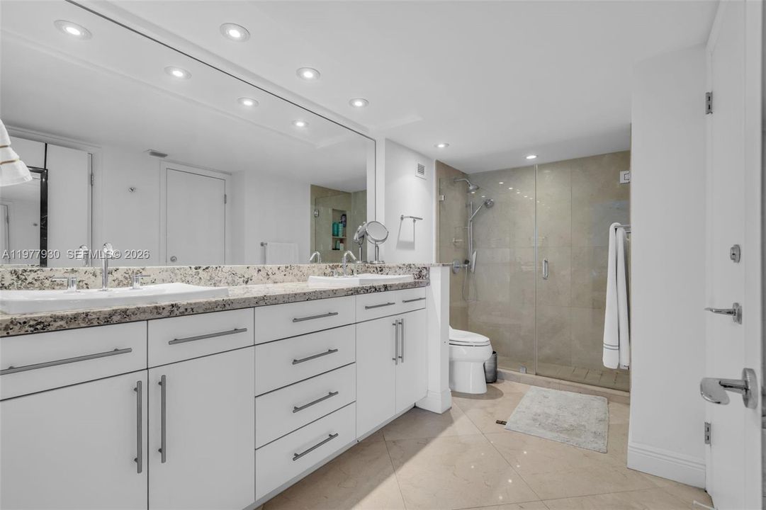 待售: $1,350,000 (2 贝兹, 2 浴室, 1409 平方英尺)