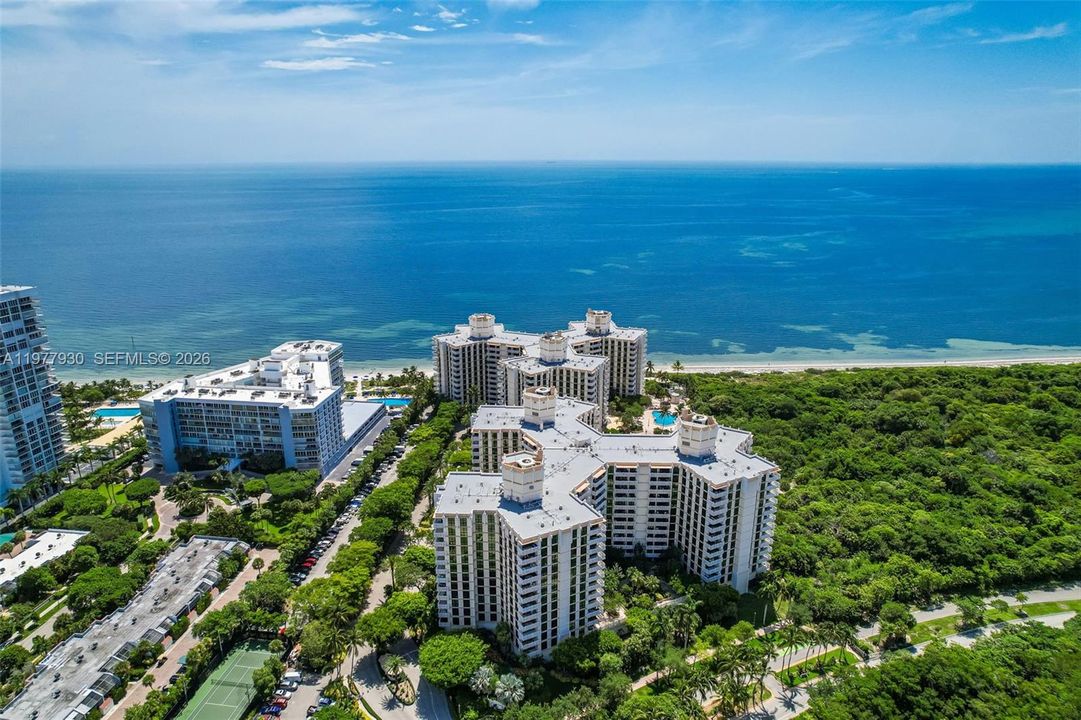 待售: $1,350,000 (2 贝兹, 2 浴室, 1409 平方英尺)