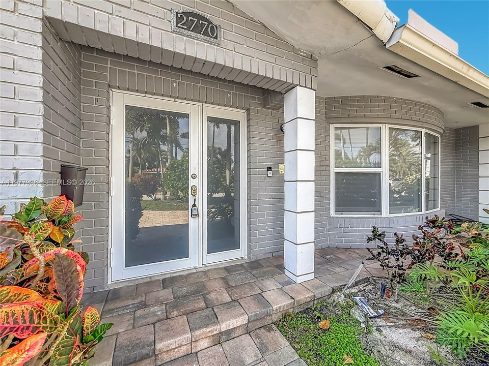 Active With Contract: $6,800 (3 beds, 2 baths, 1777 Square Feet)