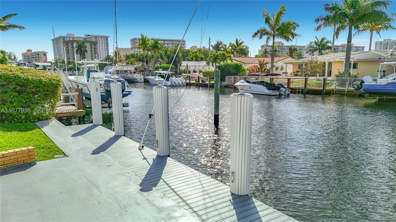 Active With Contract: $6,800 (3 beds, 2 baths, 1777 Square Feet)