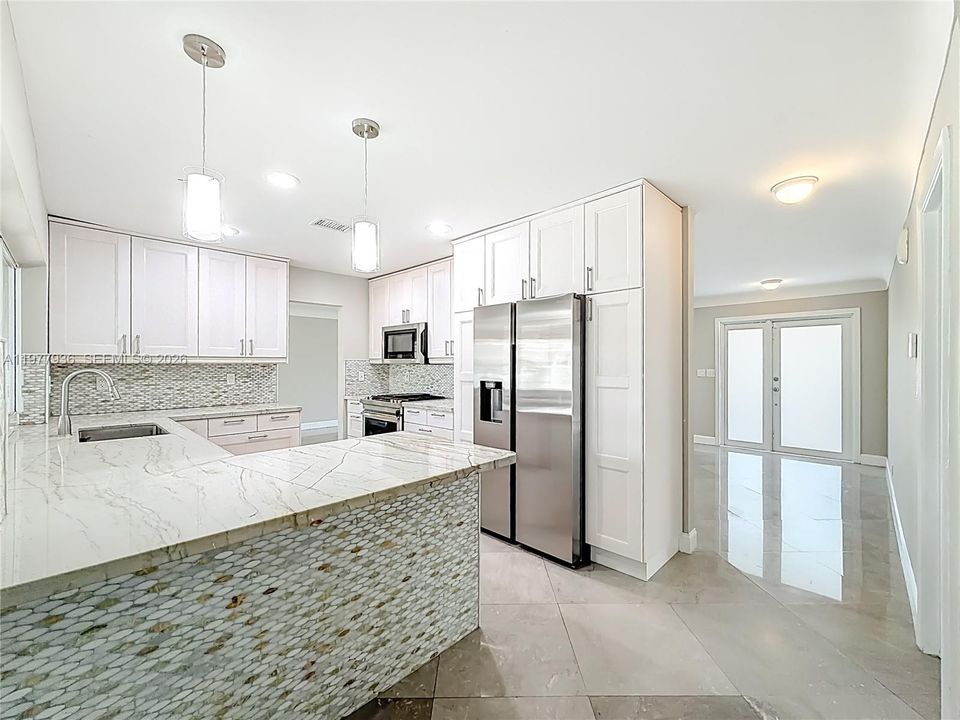 Active With Contract: $6,800 (3 beds, 2 baths, 1777 Square Feet)