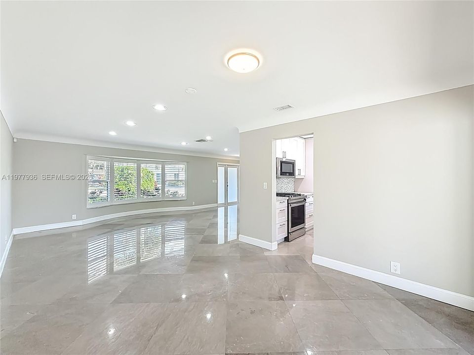 Active With Contract: $6,800 (3 beds, 2 baths, 1777 Square Feet)
