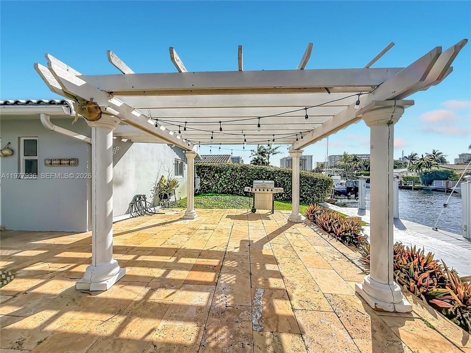 Active With Contract: $6,800 (3 beds, 2 baths, 1777 Square Feet)