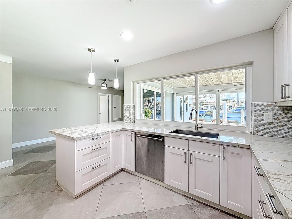 Active With Contract: $6,800 (3 beds, 2 baths, 1777 Square Feet)