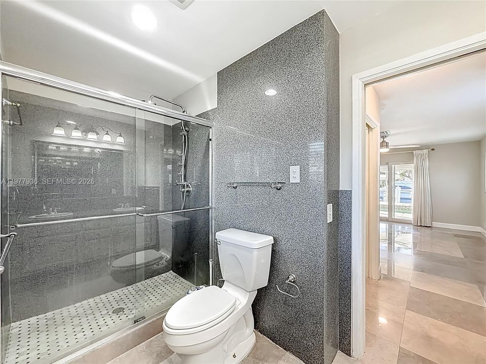 Active With Contract: $6,800 (3 beds, 2 baths, 1777 Square Feet)