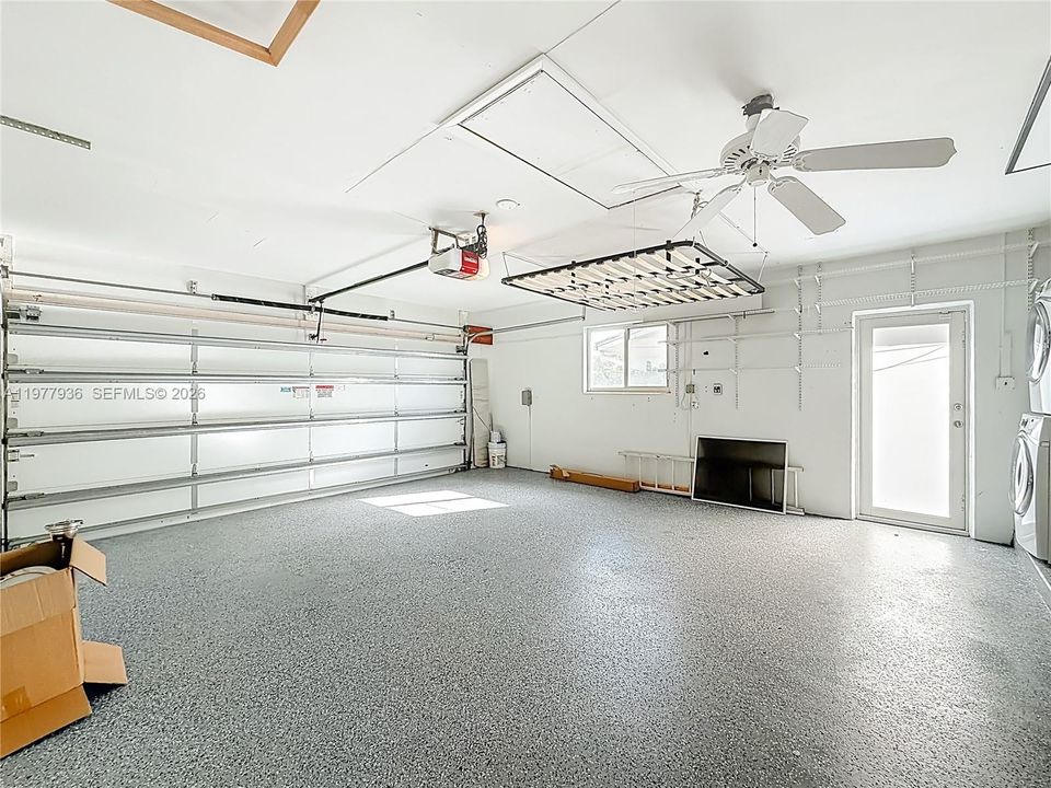 Active With Contract: $6,800 (3 beds, 2 baths, 1777 Square Feet)