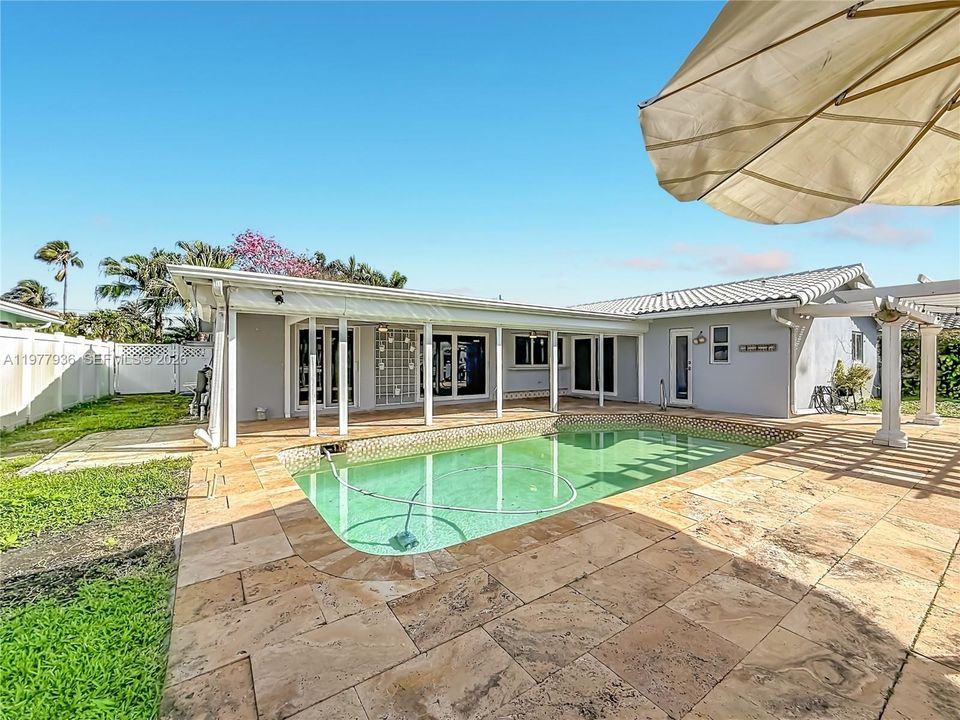 Active With Contract: $6,800 (3 beds, 2 baths, 1777 Square Feet)