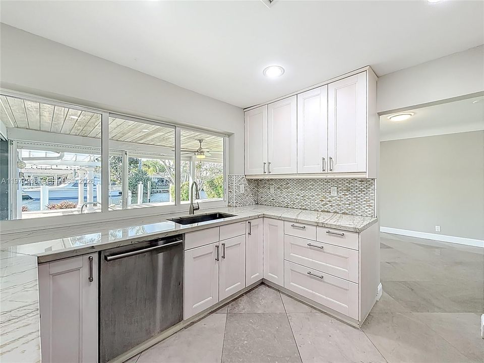 Active With Contract: $6,800 (3 beds, 2 baths, 1777 Square Feet)