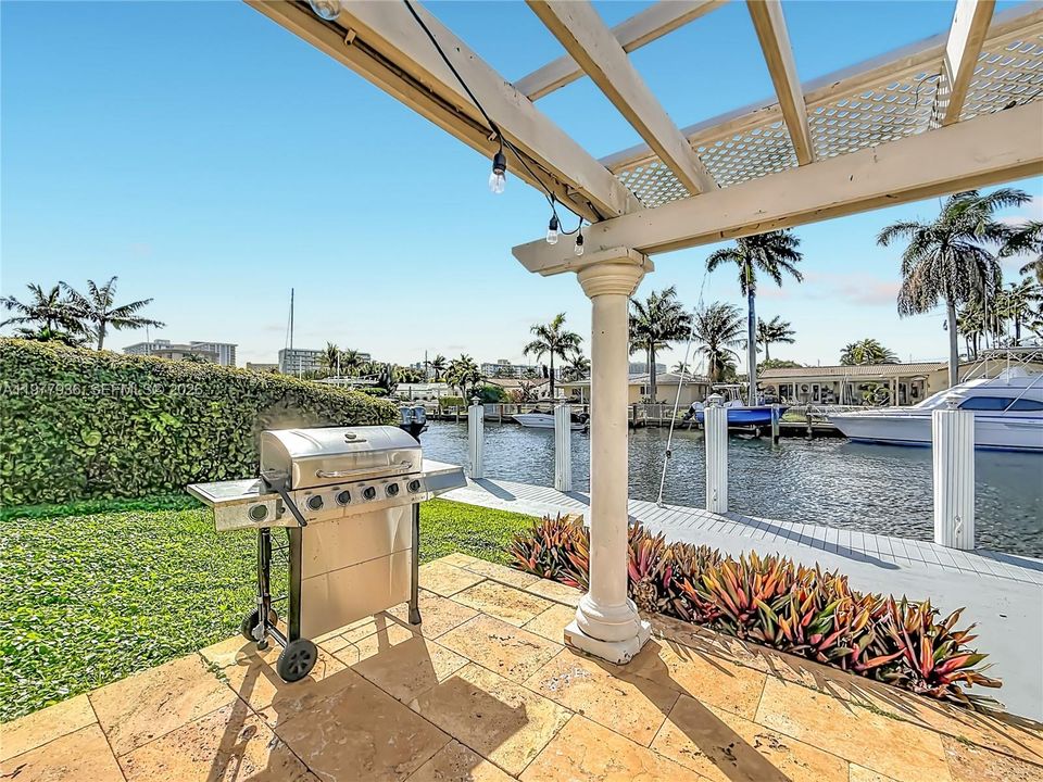 Active With Contract: $6,800 (3 beds, 2 baths, 1777 Square Feet)