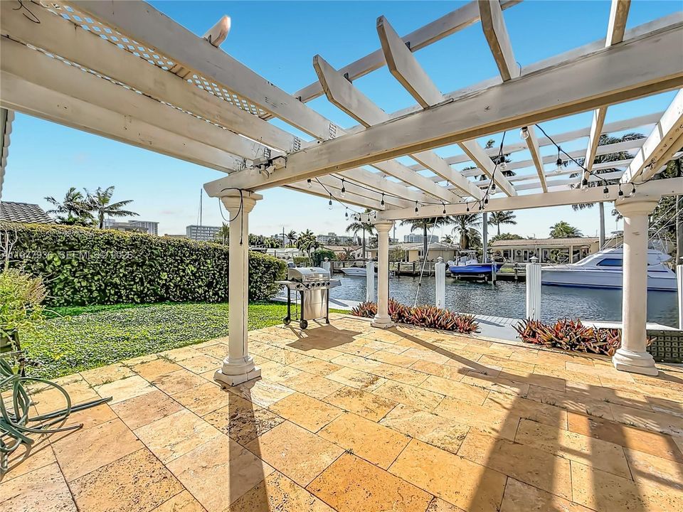 Active With Contract: $6,800 (3 beds, 2 baths, 1777 Square Feet)