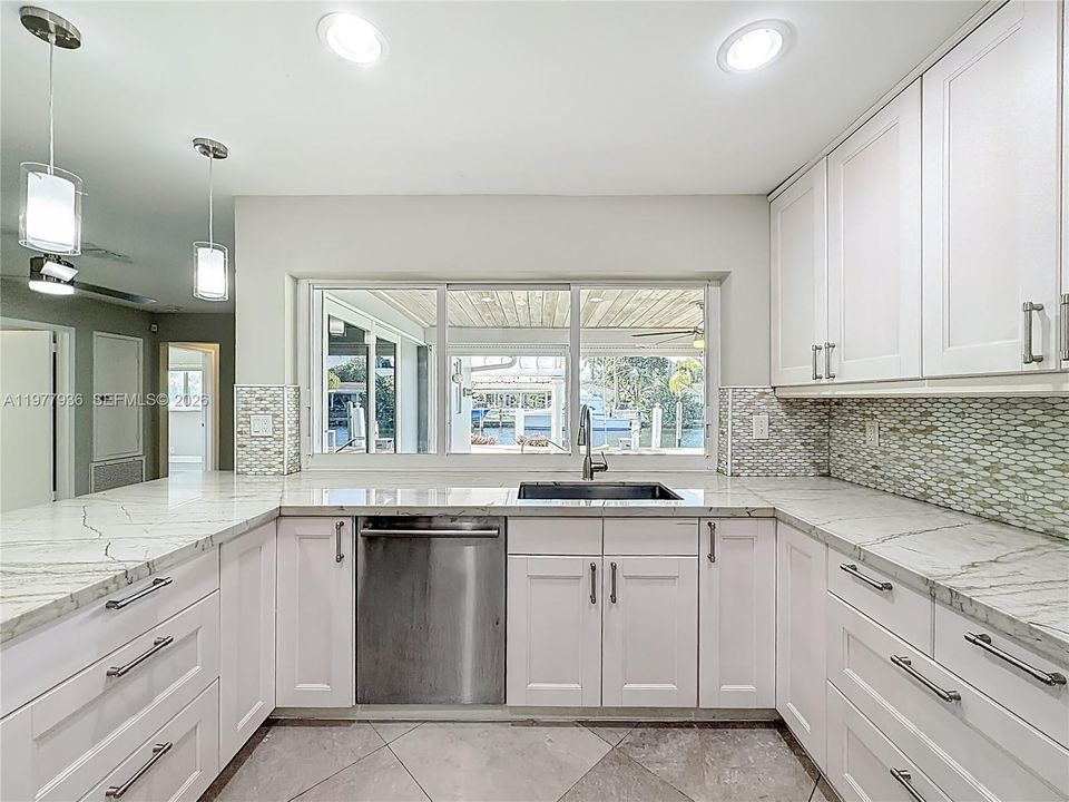 Active With Contract: $6,800 (3 beds, 2 baths, 1777 Square Feet)