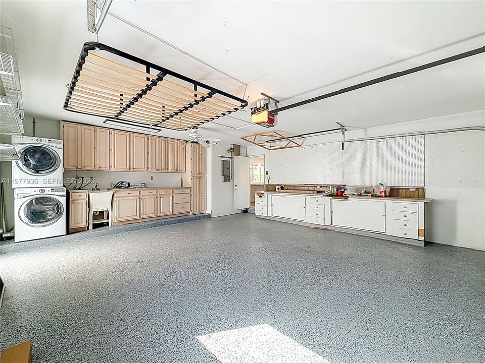 Active With Contract: $6,800 (3 beds, 2 baths, 1777 Square Feet)