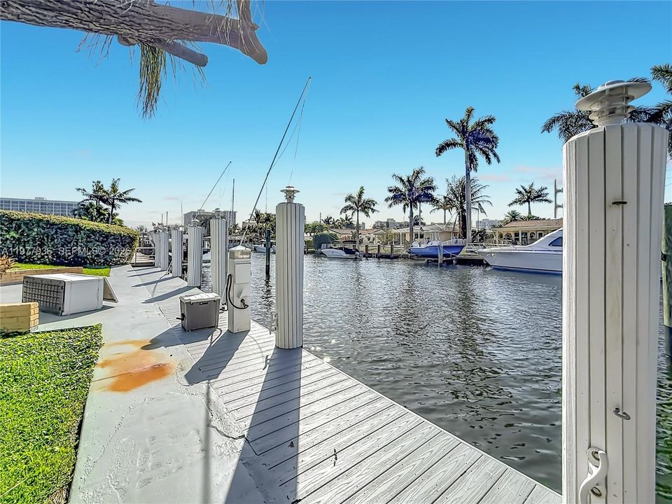 Active With Contract: $6,800 (3 beds, 2 baths, 1777 Square Feet)