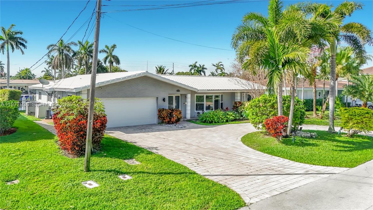 Active With Contract: $6,800 (3 beds, 2 baths, 1777 Square Feet)