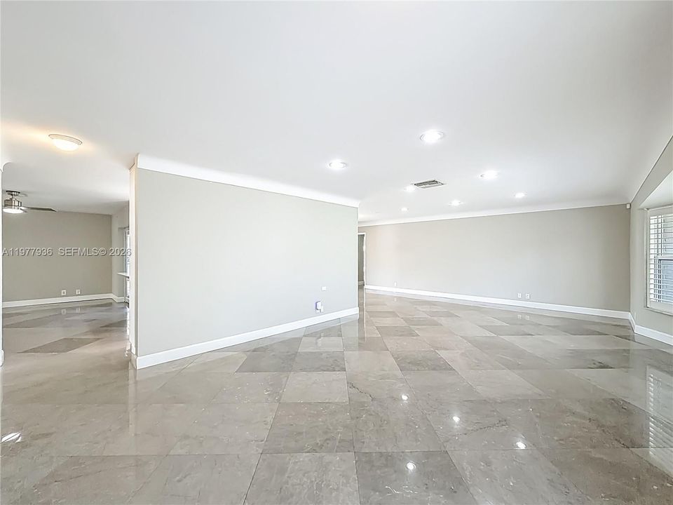 Active With Contract: $6,800 (3 beds, 2 baths, 1777 Square Feet)