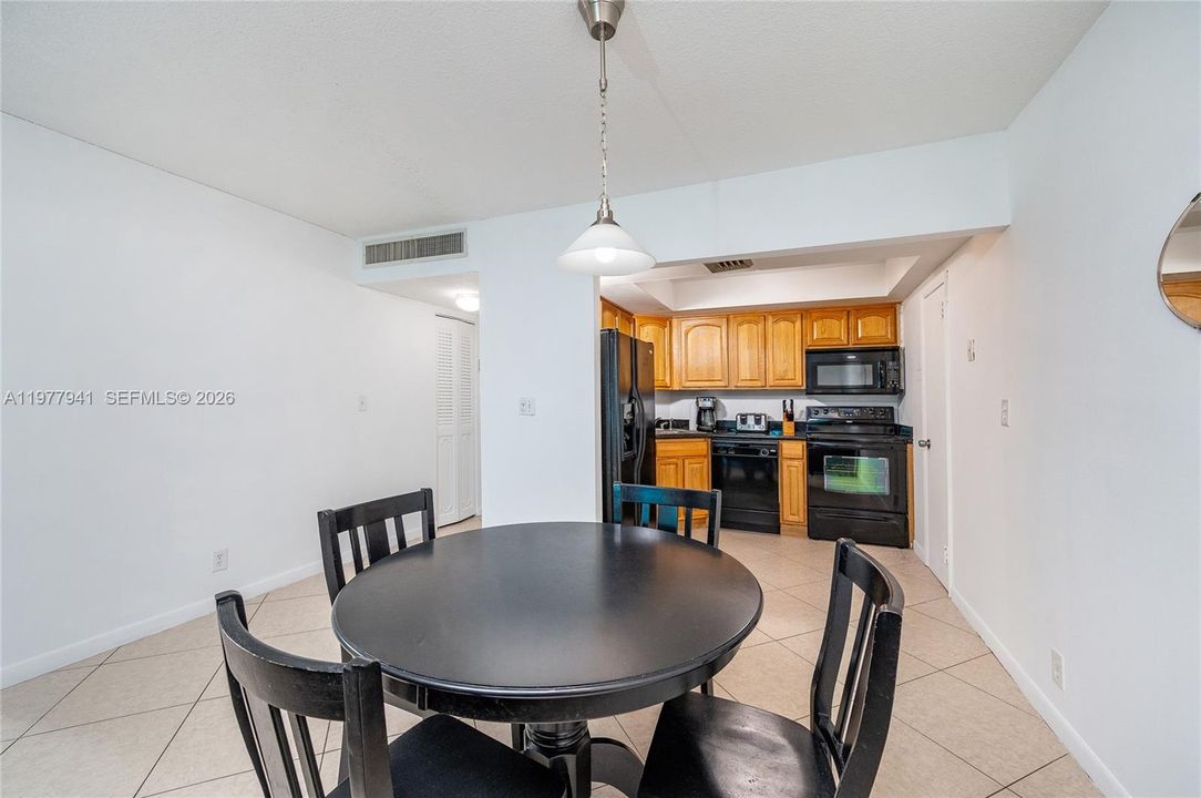 En Venta: $160,000 (1 camas, 1 baños, 834 Pies cuadrados)