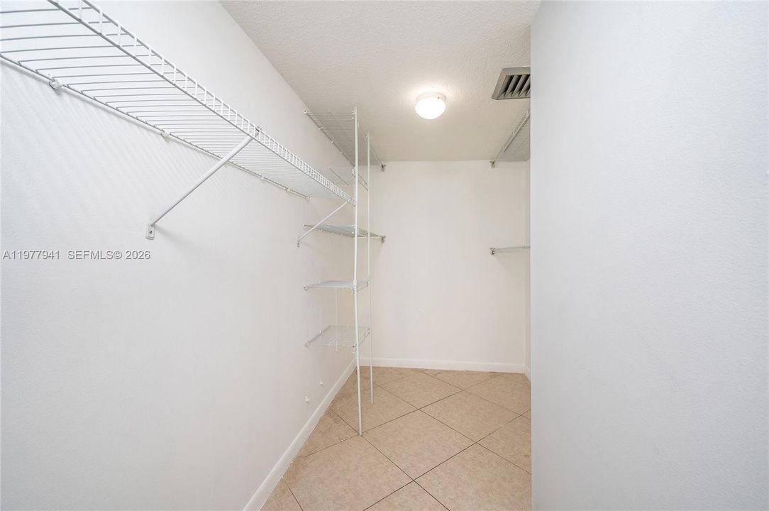 En Venta: $160,000 (1 camas, 1 baños, 834 Pies cuadrados)