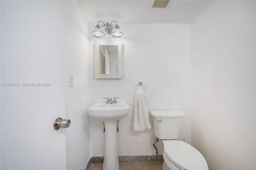 En Venta: $160,000 (1 camas, 1 baños, 834 Pies cuadrados)