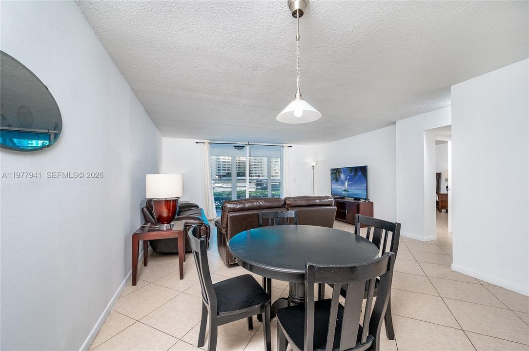 En Venta: $160,000 (1 camas, 1 baños, 834 Pies cuadrados)