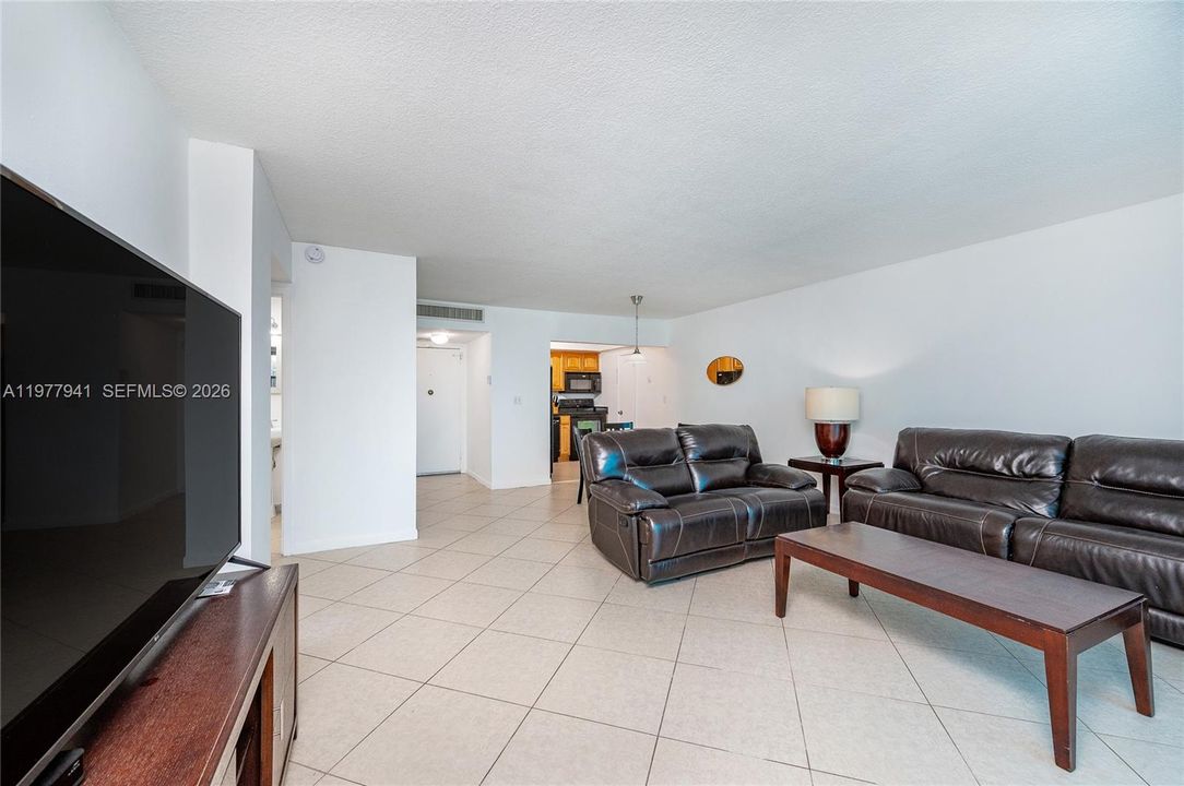 En Venta: $160,000 (1 camas, 1 baños, 834 Pies cuadrados)