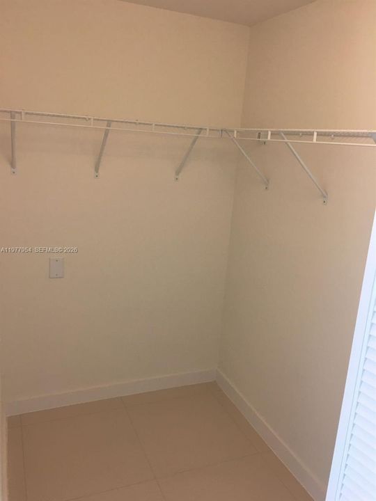 Activo con contrato: $455,000 (2 camas, 2 baños, 1244 Pies cuadrados)