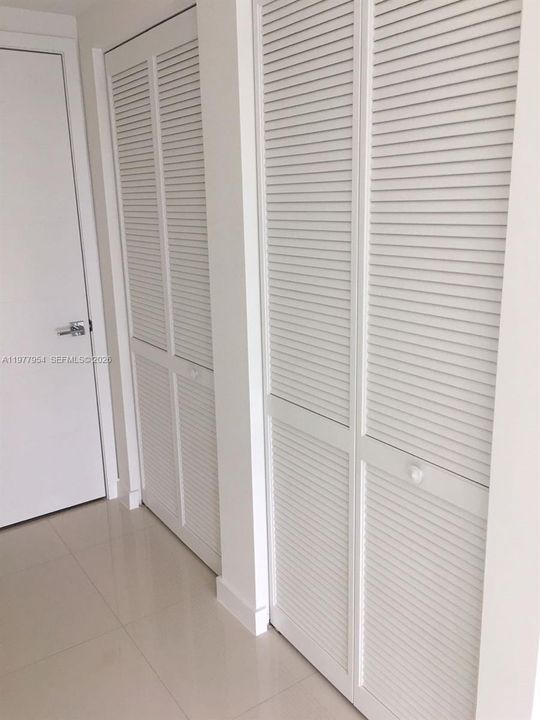 Activo con contrato: $455,000 (2 camas, 2 baños, 1244 Pies cuadrados)