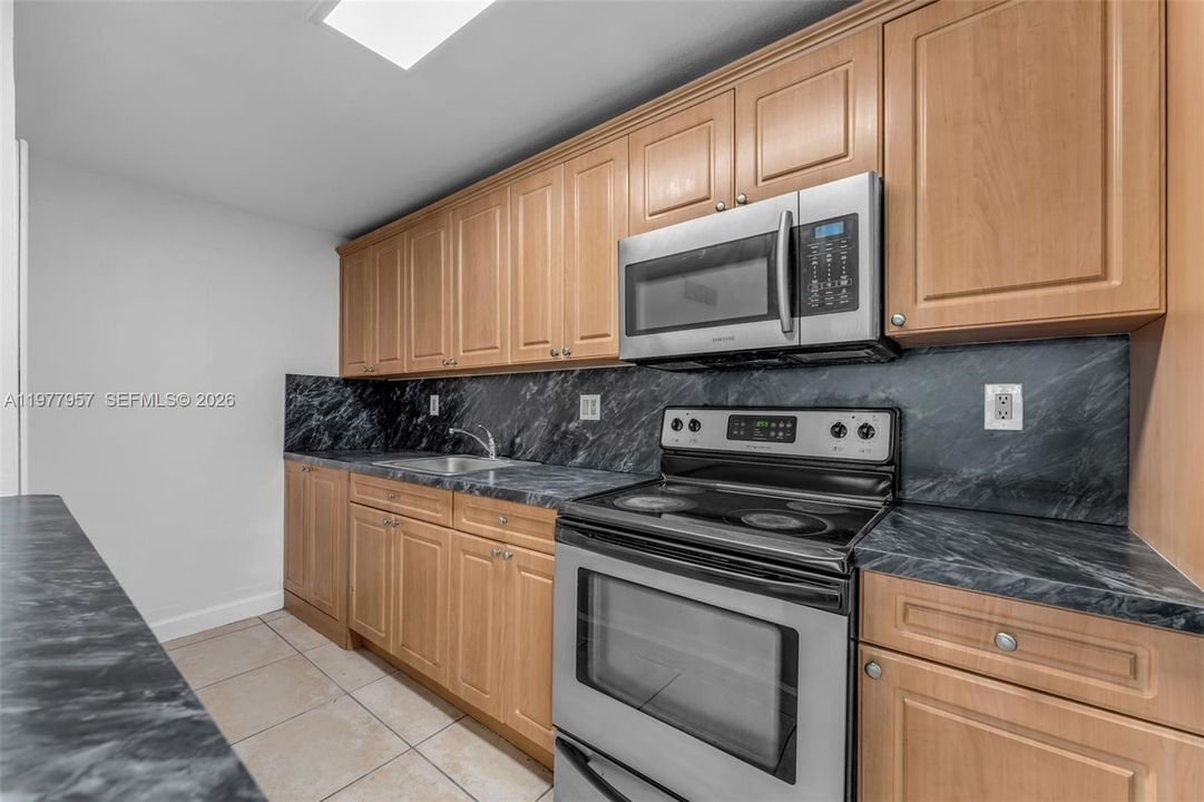 Recently Sold: $279,000 (2 beds, 2 baths, 1060 Square Feet)