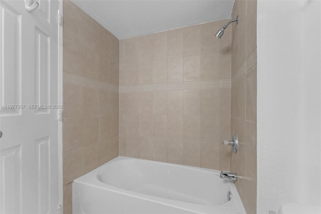 Recently Sold: $279,000 (2 beds, 2 baths, 1060 Square Feet)