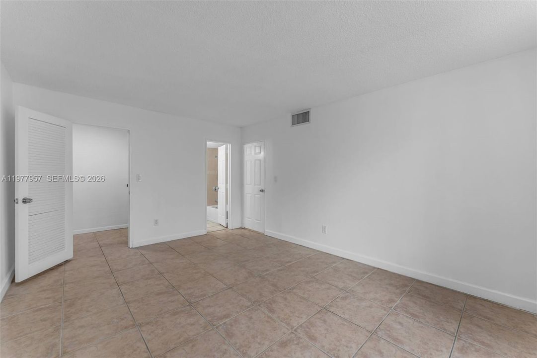 Recently Sold: $279,000 (2 beds, 2 baths, 1060 Square Feet)