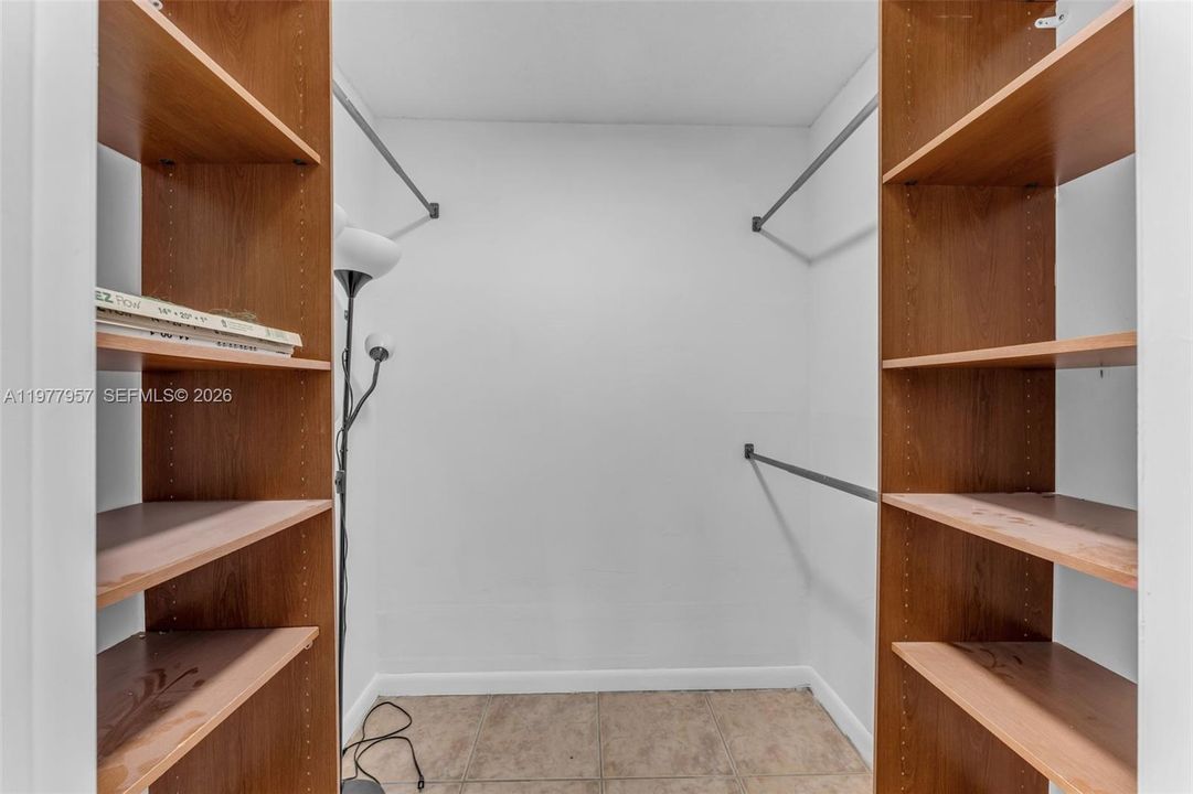 Recently Sold: $279,000 (2 beds, 2 baths, 1060 Square Feet)