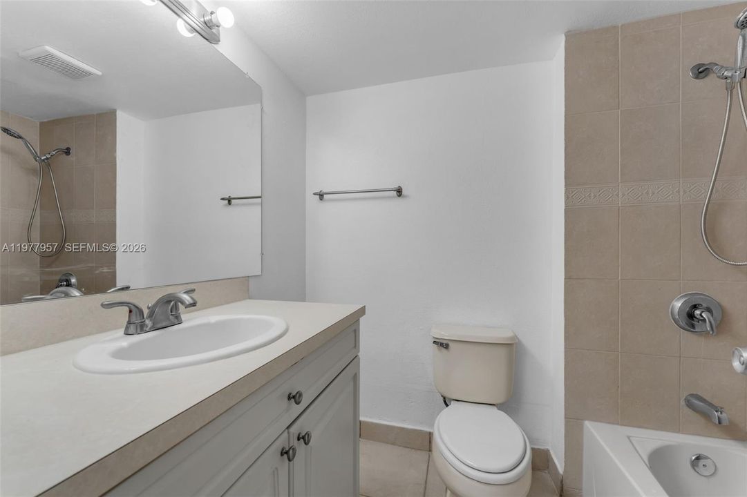 Recently Sold: $279,000 (2 beds, 2 baths, 1060 Square Feet)