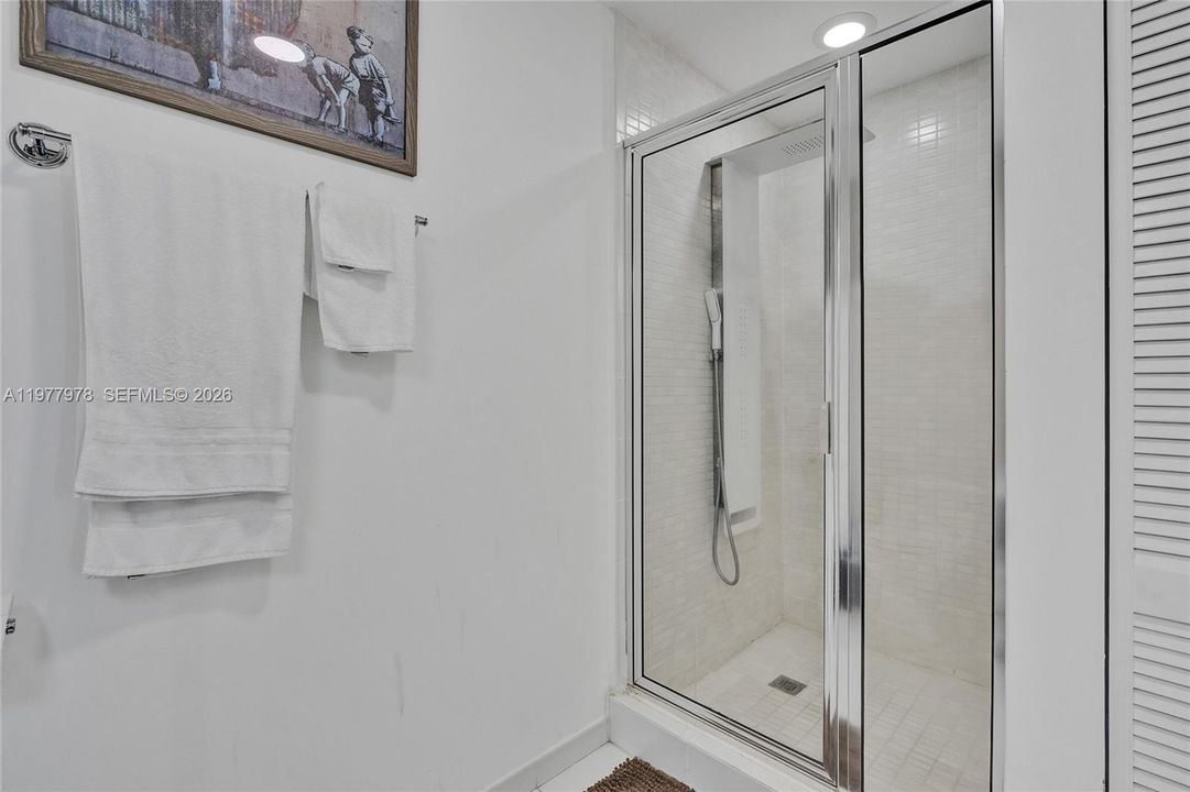 En Venta: $645,000 (2 camas, 2 baños, 1088 Pies cuadrados)