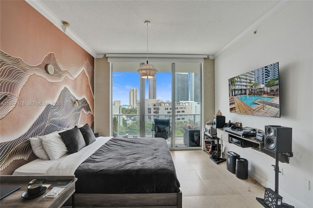 En Venta: $645,000 (2 camas, 2 baños, 1088 Pies cuadrados)