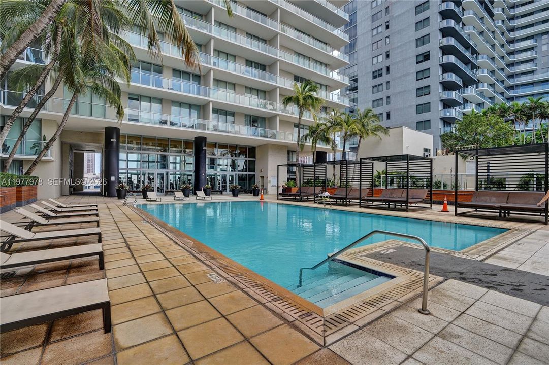 En Venta: $645,000 (2 camas, 2 baños, 1088 Pies cuadrados)