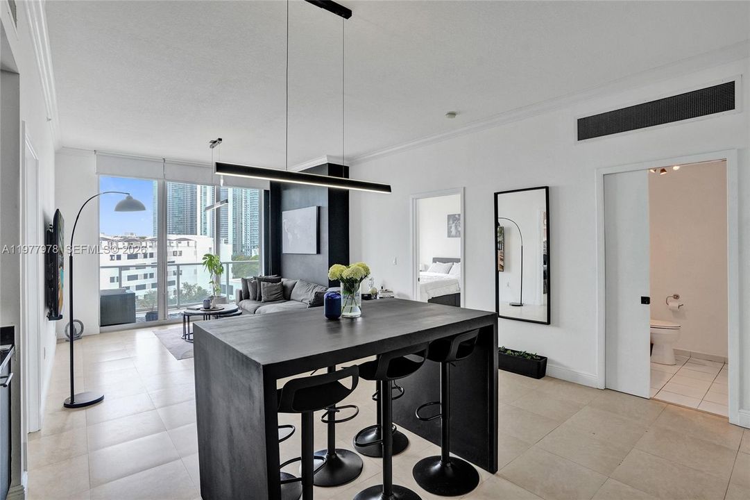 En Venta: $645,000 (2 camas, 2 baños, 1088 Pies cuadrados)