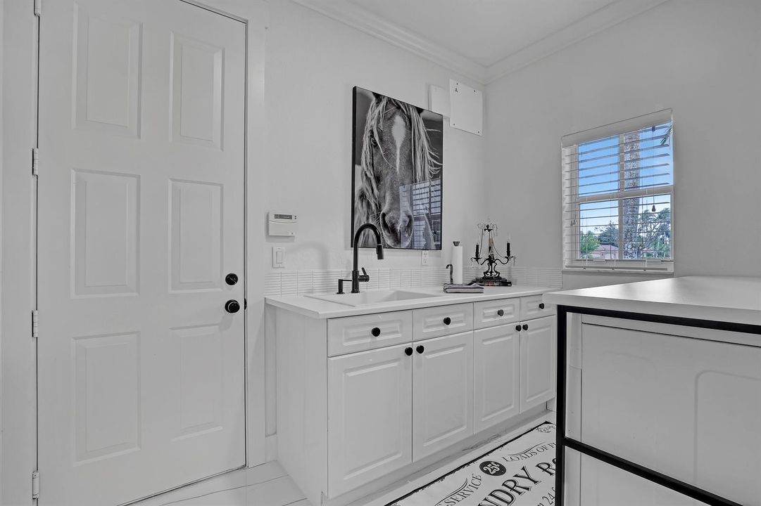 laundry room (25)