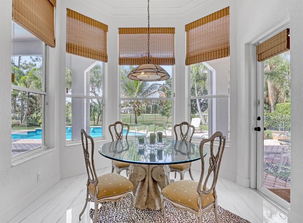 breakfast room