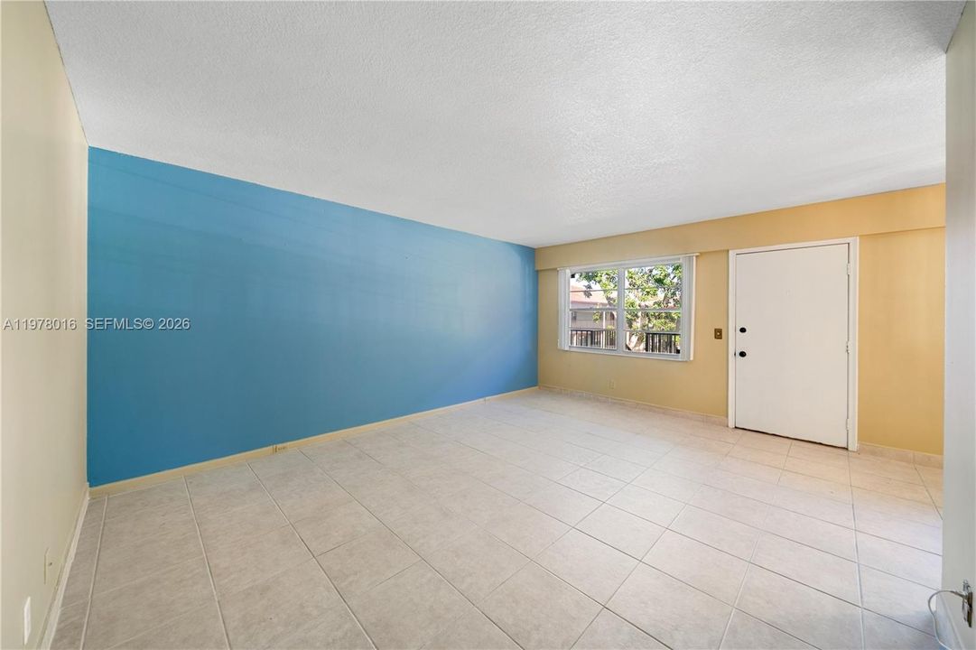 For Sale: $140,000 (2 beds, 1 baths, 954 Square Feet)