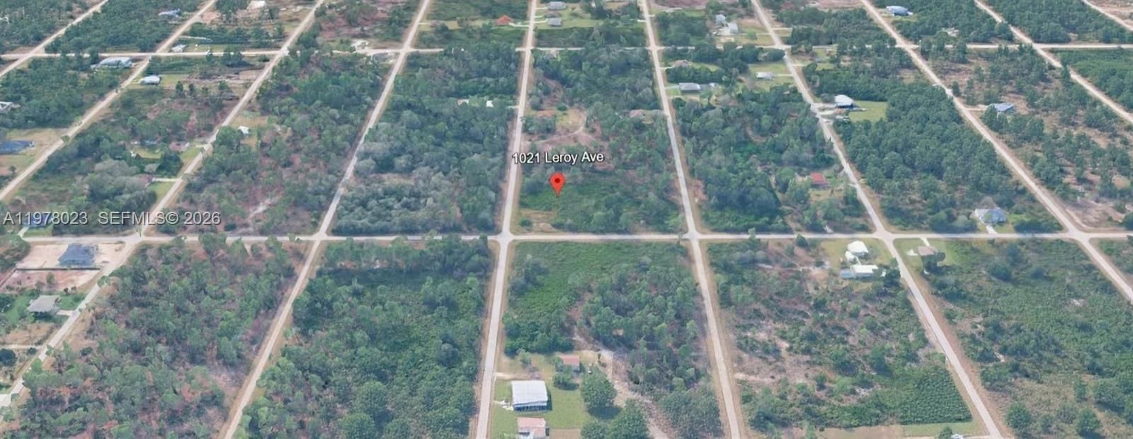 На продажу: $32,000 (0.50 acres)