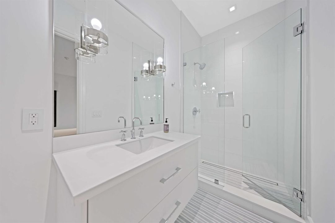 BATHROOM #4