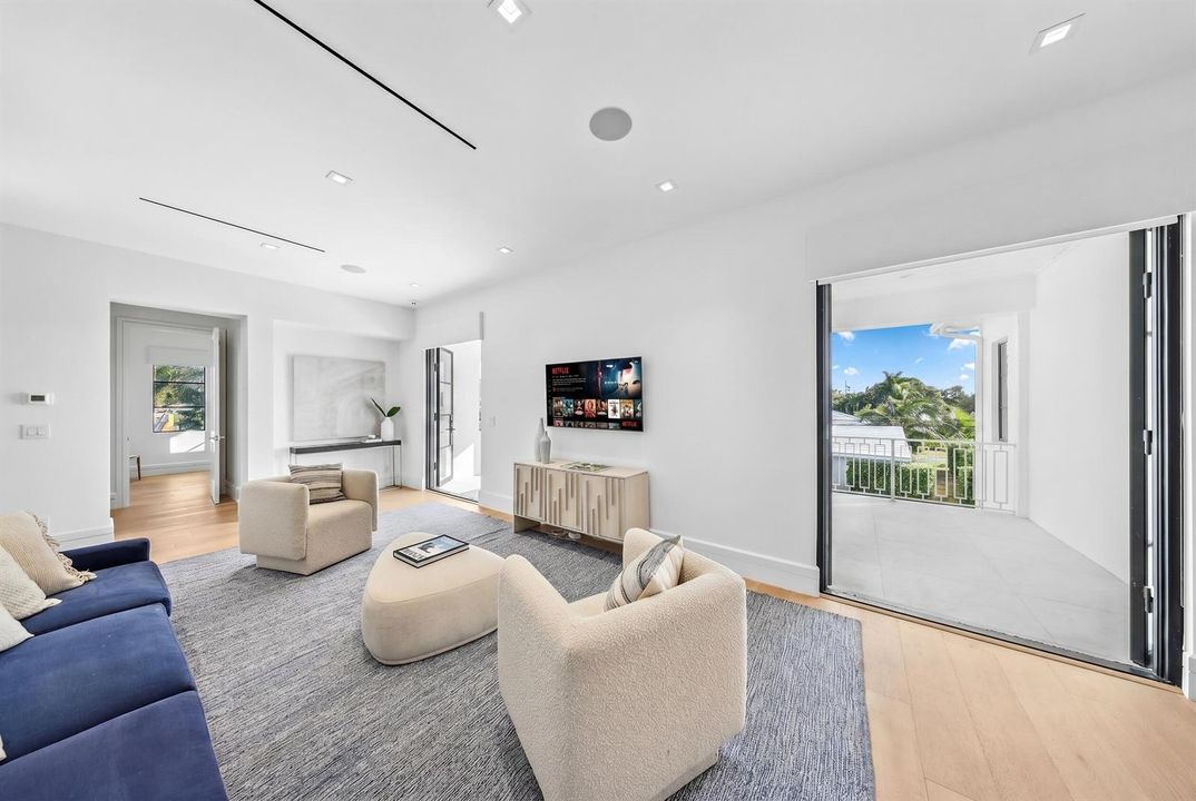 SECOND FLOOR LIVING