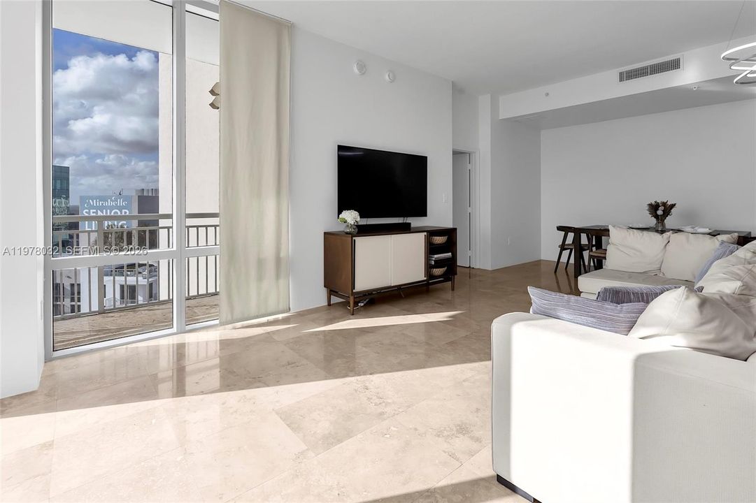 Под контрактом: $499,999 (2 спален, 2 ванн, 1334 Квадратных фут)
