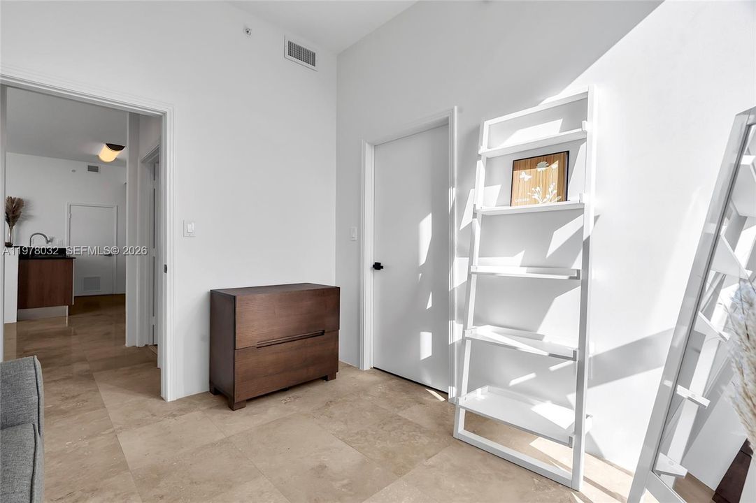 Под контрактом: $499,999 (2 спален, 2 ванн, 1334 Квадратных фут)