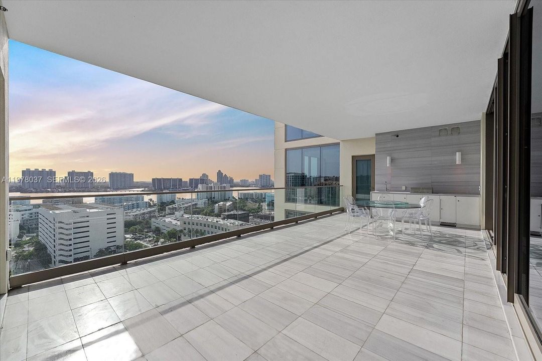For Sale: $5,990,000 (3 beds, 4 baths, 2616 Square Feet)