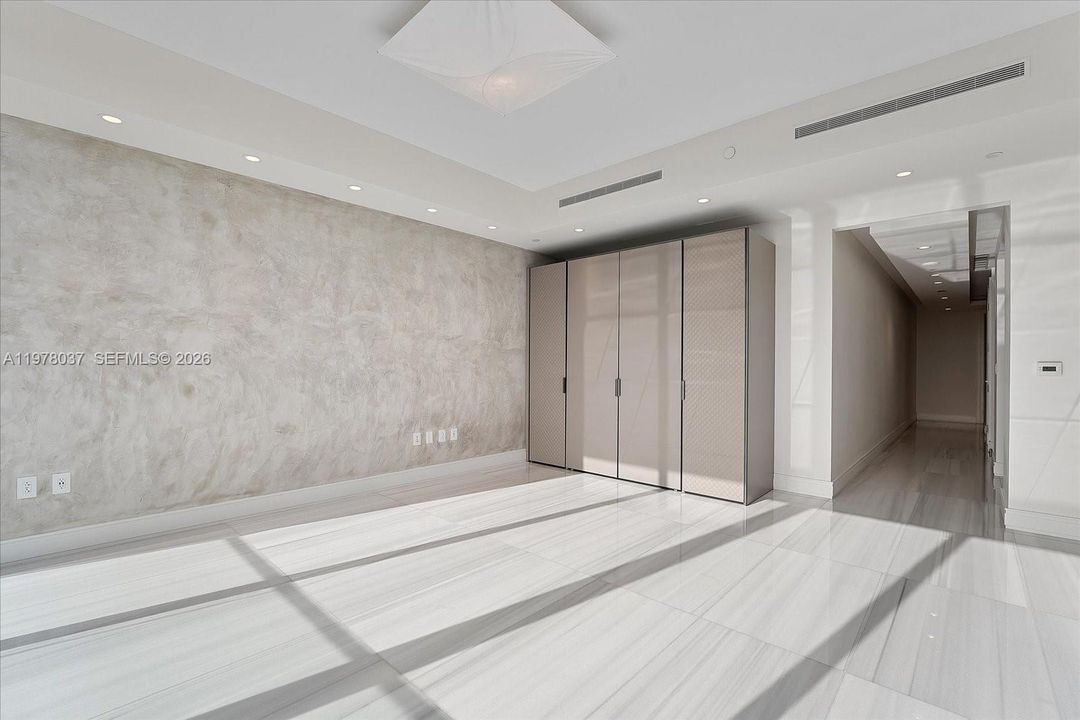 For Sale: $5,990,000 (3 beds, 4 baths, 2616 Square Feet)