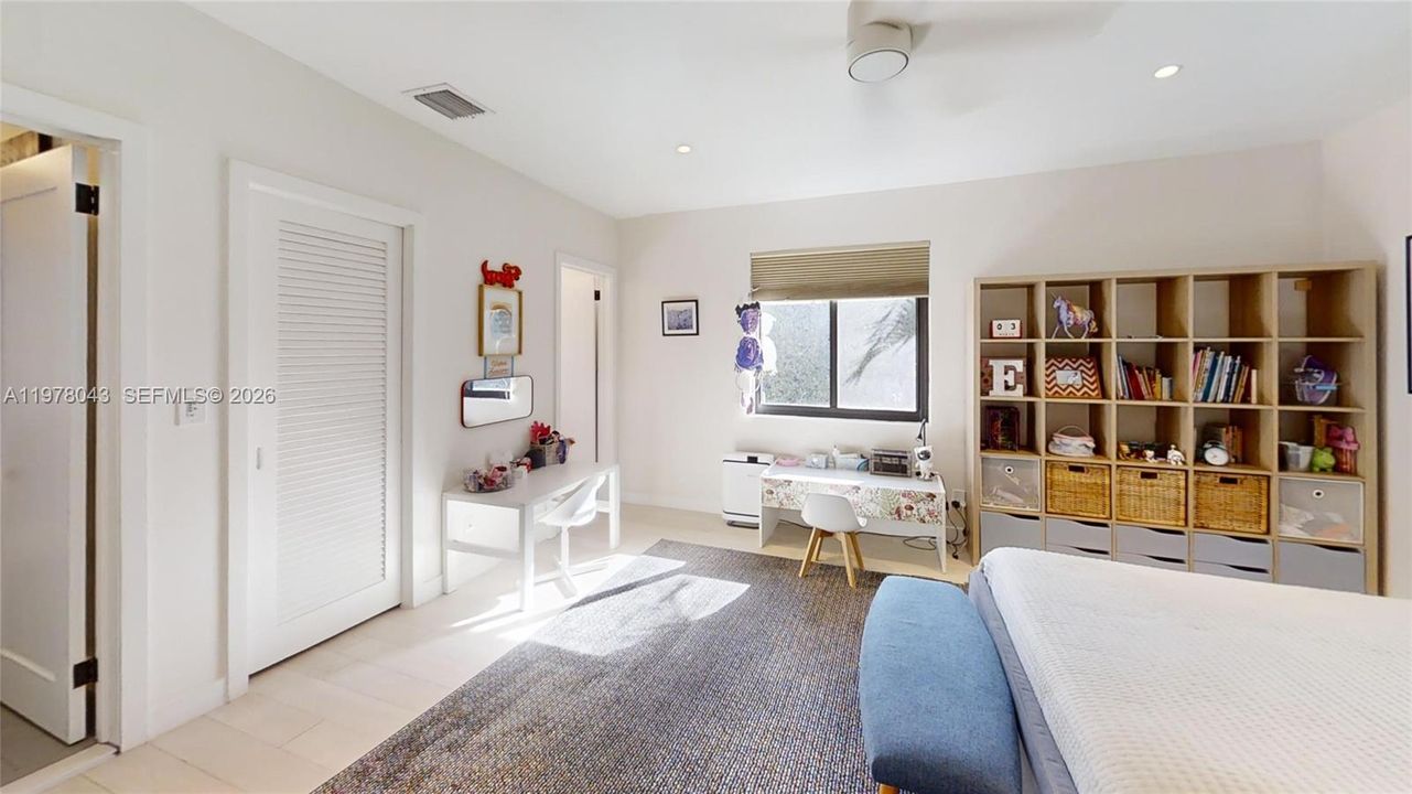Active With Contract: $1,850,000 (4 beds, 3 baths, 0 Square Feet)