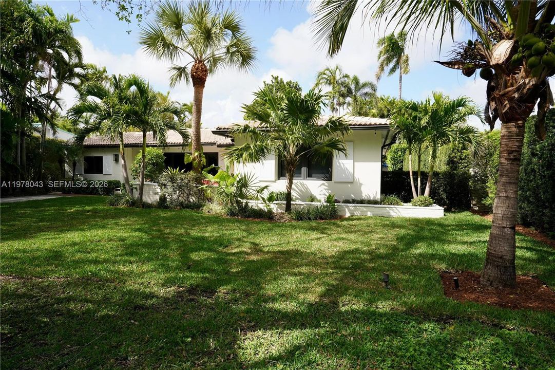 Active With Contract: $1,850,000 (4 beds, 3 baths, 0 Square Feet)