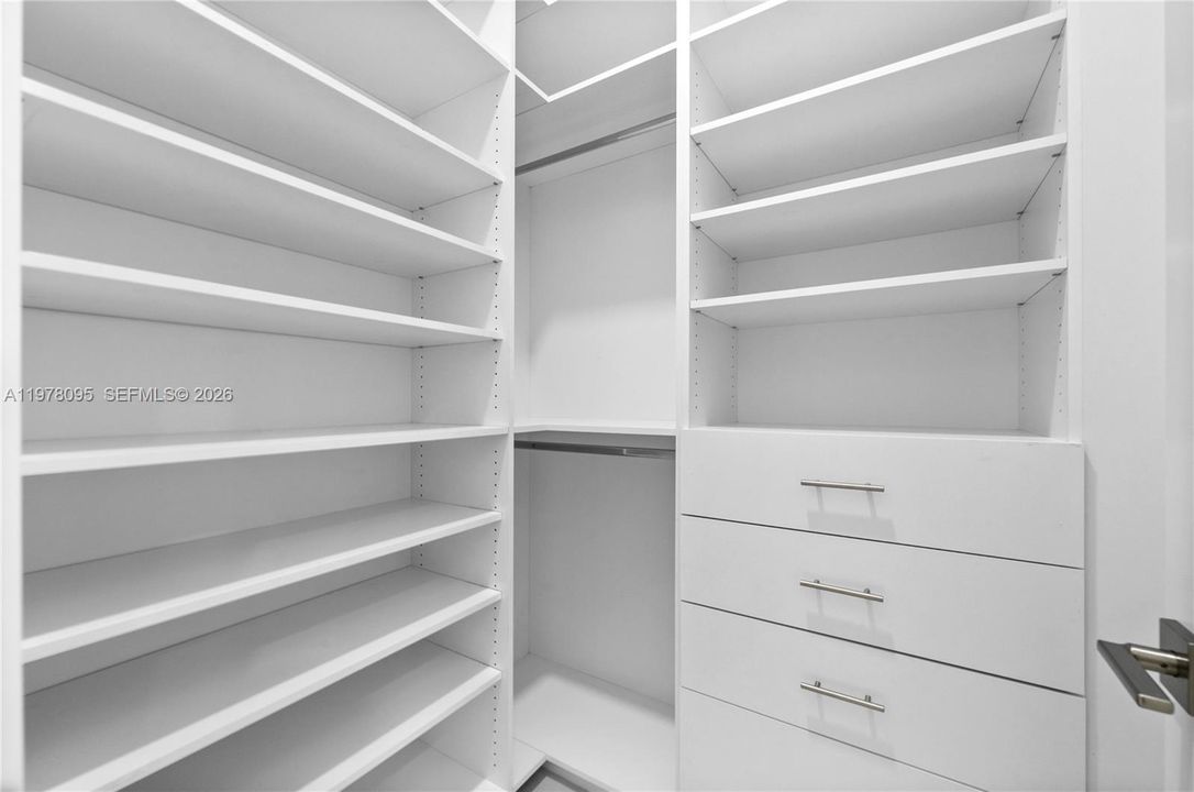 Vendido Recientemente: $600,000 (4 camas, 3 baños, 0 Pies cuadrados)